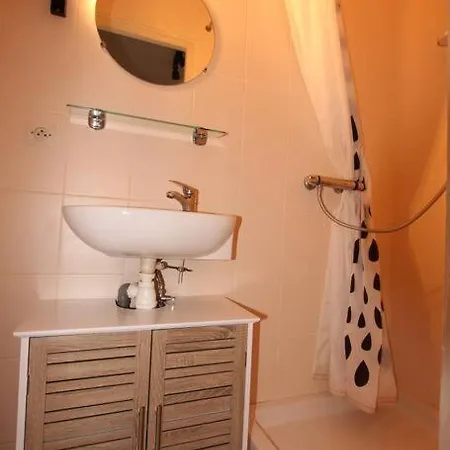 Studio Meuble - Parking Facile * Annecy